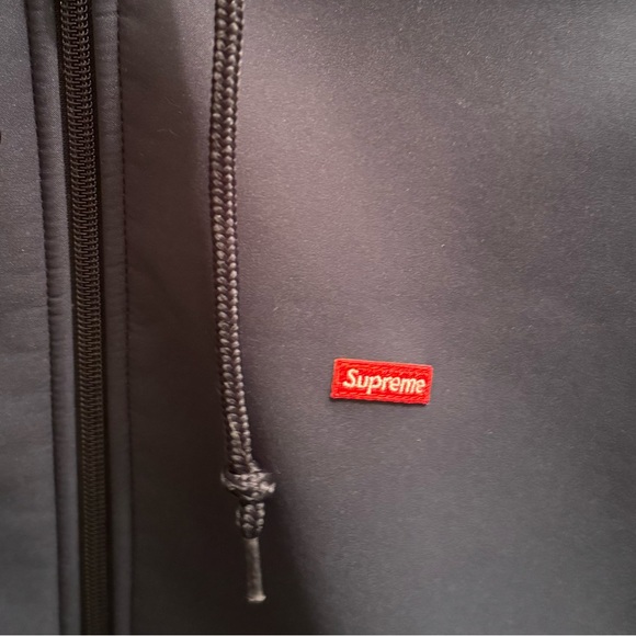 SUPREME Windstopper Zip Up Small Box Logo Sweatshirt/Jacket Size Medium Mens - Picture 4 of 8